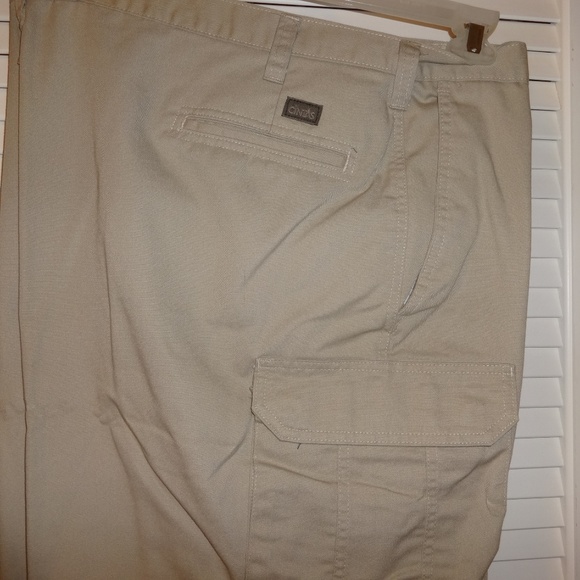 4 prs. Cintas Men's Cargo Shorts - Picture 3 of 8